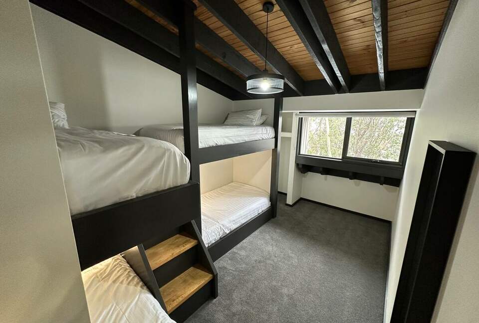 The ultimate mountain escape … for Snow or MTB... with Finnish Sauna - Falls Creek, Australia