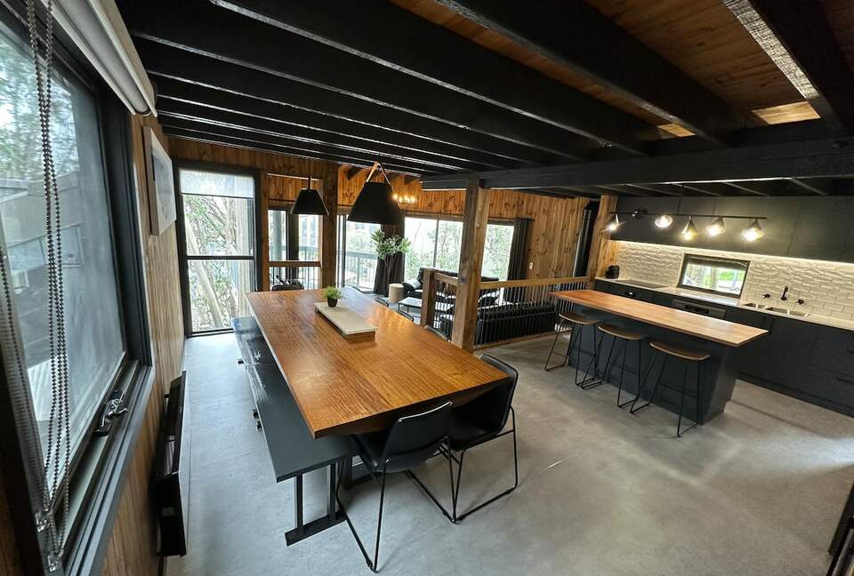 The ultimate mountain escape … for Snow or MTB... with Finnish Sauna - Falls Creek, Australia