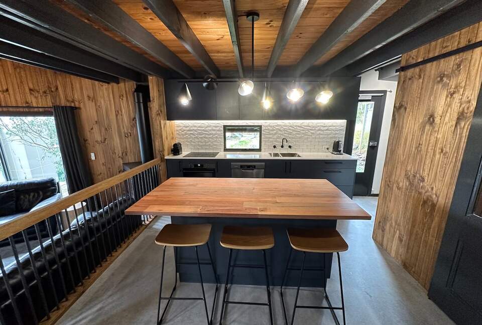 The ultimate mountain escape … for Snow or MTB... with Finnish Sauna - Falls Creek, Australia