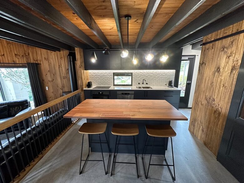 The ultimate mountain escape … for Snow or MTB... with Finnish Sauna - Falls Creek, Australia