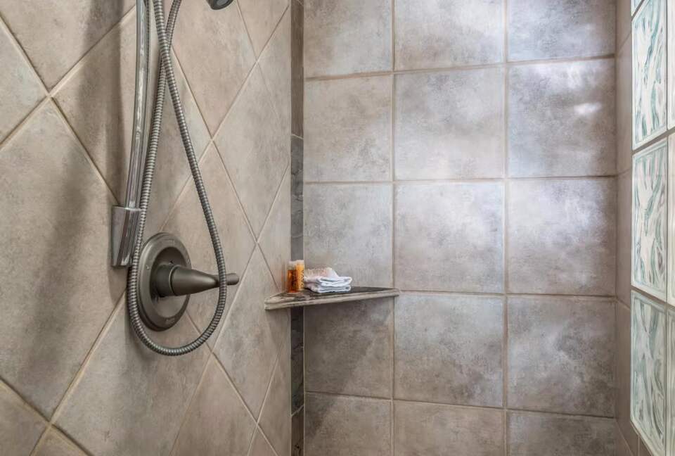 Master en suite bathroom