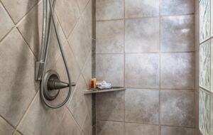 Master en suite bathroom