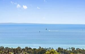 Modern beach house with 180 degree bay views - Melbourne, Australia