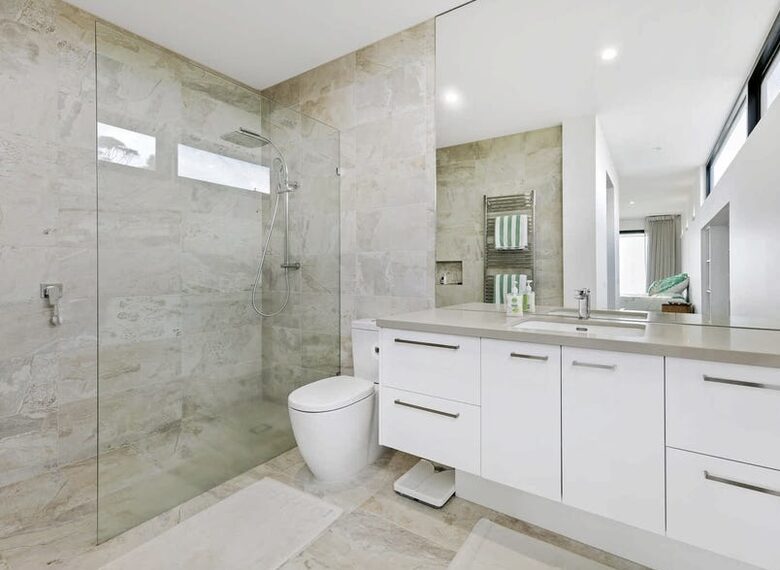 Modern beach house with 180 degrees bay views - Melbourne, Australia