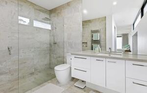 Modern beach house with 180 degree bay views - Melbourne, Australia