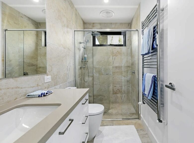 Modern beach house with 180 degrees bay views - Melbourne, Australia