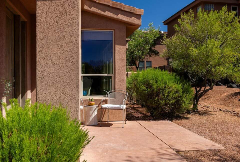 Gated Entrada Country Club Townhouse w/Shared Pool - Santa Clara, Utah