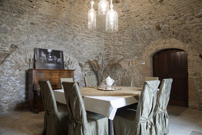 A Room in a 17th-Century Masseria - San Severo, Italy