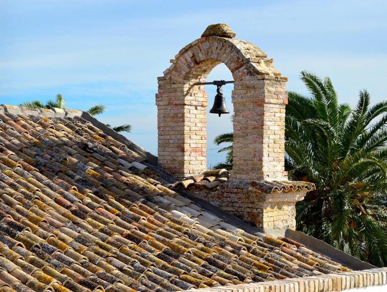 A Room in a 17th-Century Masseria - San Severo, Italy