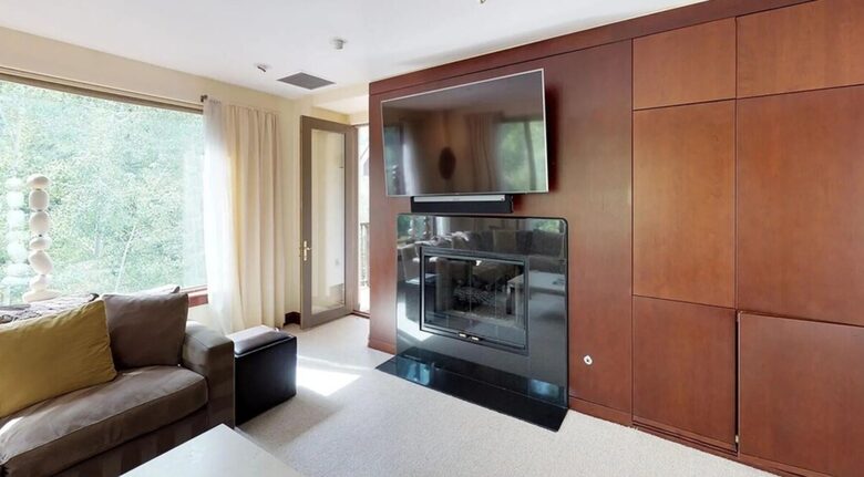 Vail Ski-in Ski-out Condo - Vail, Colorado