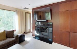 Vail Ski-in Ski-out Condo - Vail, Colorado