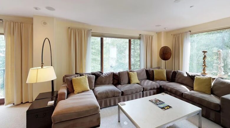 Vail Ski-in Ski-out Condo - Vail, Colorado