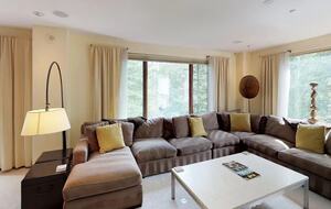 Vail Ski-in Ski-out Condo - Vail, Colorado