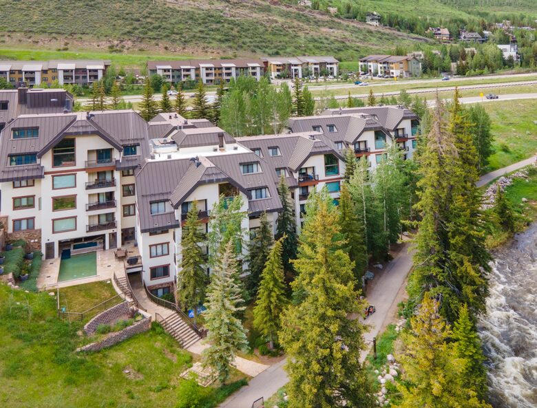 Vail Ski-in Ski-out Condo - Vail, Colorado