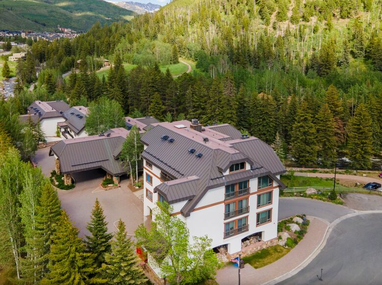 Vail Ski-in Ski-out Condo - Vail, Colorado