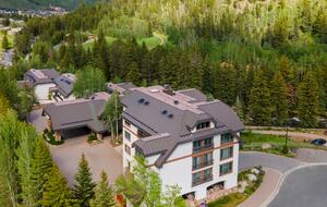 Vail Ski-in Ski-out Condo - Vail, Colorado
