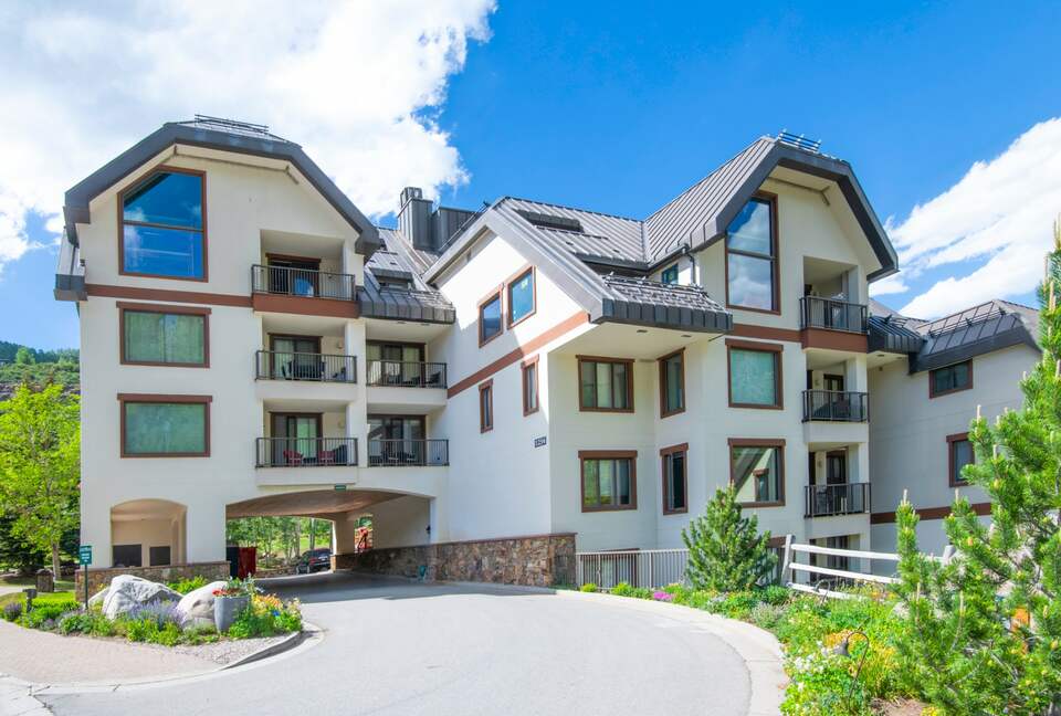 Vail Ski-in Ski-out Condo - Vail, Colorado