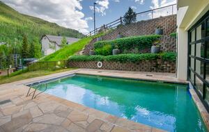 Vail Ski-in Ski-out Condo - Vail, Colorado
