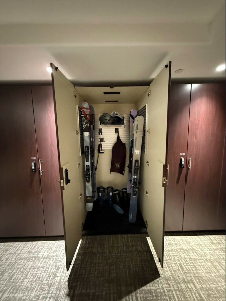 Vail Ski-in Ski-out Condo - Vail, Colorado