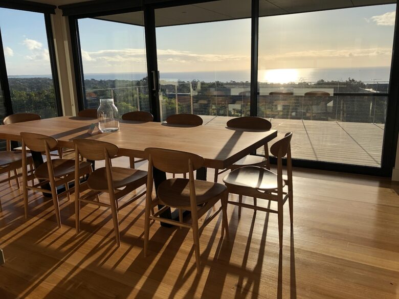 Modern beach house with 180 degrees bay views - Melbourne, Australia