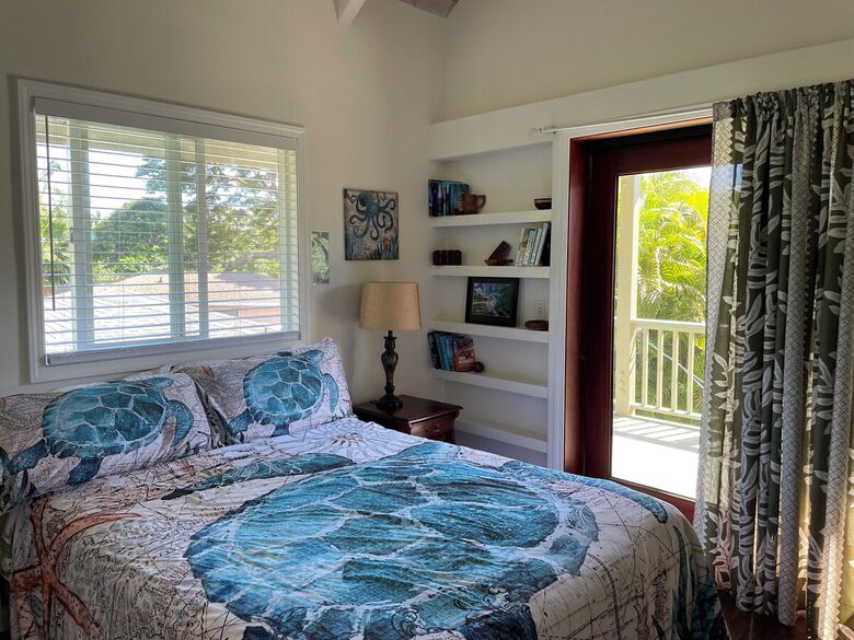 Ocean View Retreat Steps from the Beach - Captain Cook, Hawaii