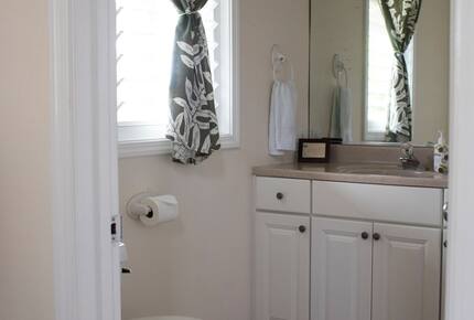 Ocean View Retreat Steps from the Beach - Captain Cook, Hawaii