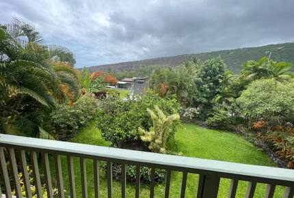 Ocean View Retreat Steps from the Beach - Captain Cook, Hawaii