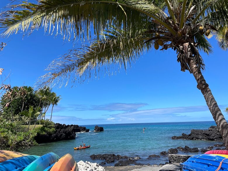 Ocean View Retreat Steps from the Beach - Captain Cook, Hawaii