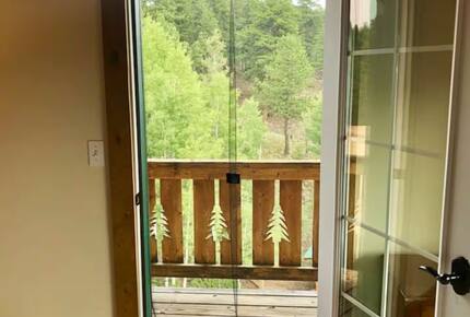 The Divide Alpine Retreat - Divide, Colorado