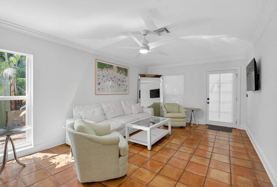 Stylish Coastal Bungalow Minutes from the Ocean - Delray Beach, Florida