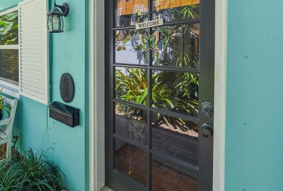 Stylish Coastal Bungalow Minutes from the Ocean - Delray Beach, Florida