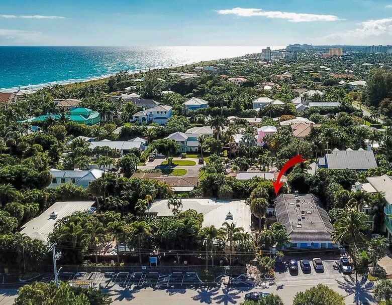 Stylish Coastal Bungalow Minutes from the Ocean - Delray Beach, Florida