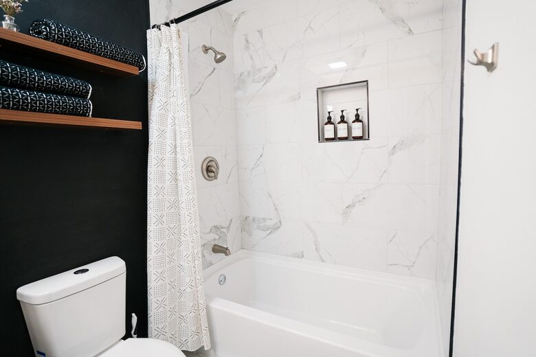 Peaceful Charlotte Getaway Close to the City - Charlotte, North Carolina