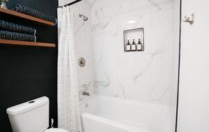 Peaceful Charlotte Getaway Close to the City - Charlotte, North Carolina