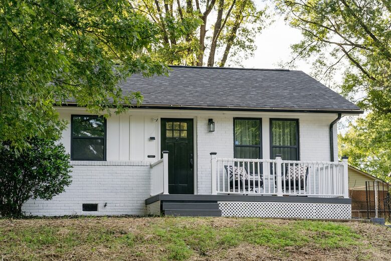 Peaceful Charlotte Getaway Close to the City - Charlotte, North Carolina