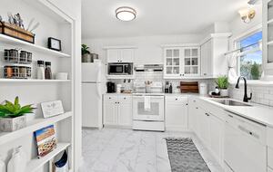 Puyallup Farmhouse Retreat - Puyallup, Washington