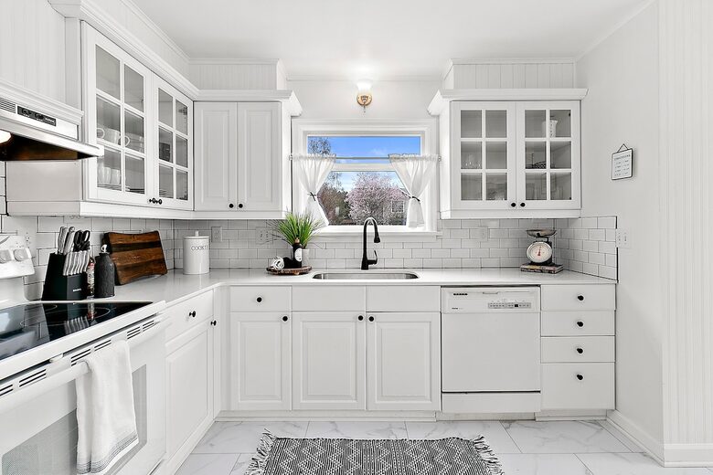 Puyallup Farmhouse Retreat - Puyallup, Washington