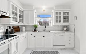 Puyallup Farmhouse Retreat - Puyallup, Washington