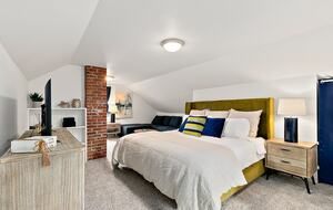 Puyallup Farmhouse Retreat - Puyallup, Washington