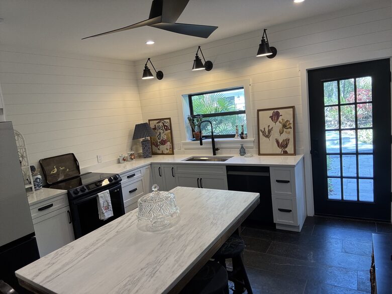 Countryside Escape Near Orlando with Private Acreage - Orlando, Florida