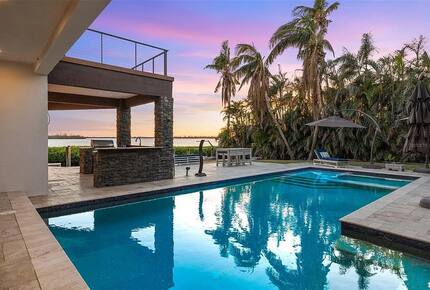 Waterfront Bradenton Home with Heated Pool - Bradenton, Florida