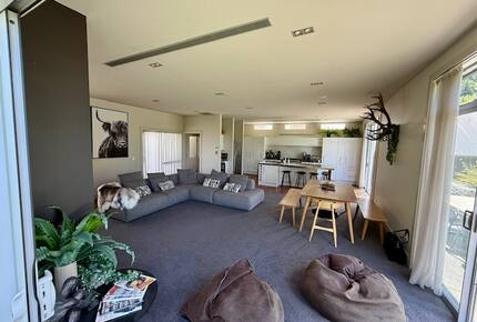 Calm Queenstown Home with Mountain Views - Queenstown, New Zealand