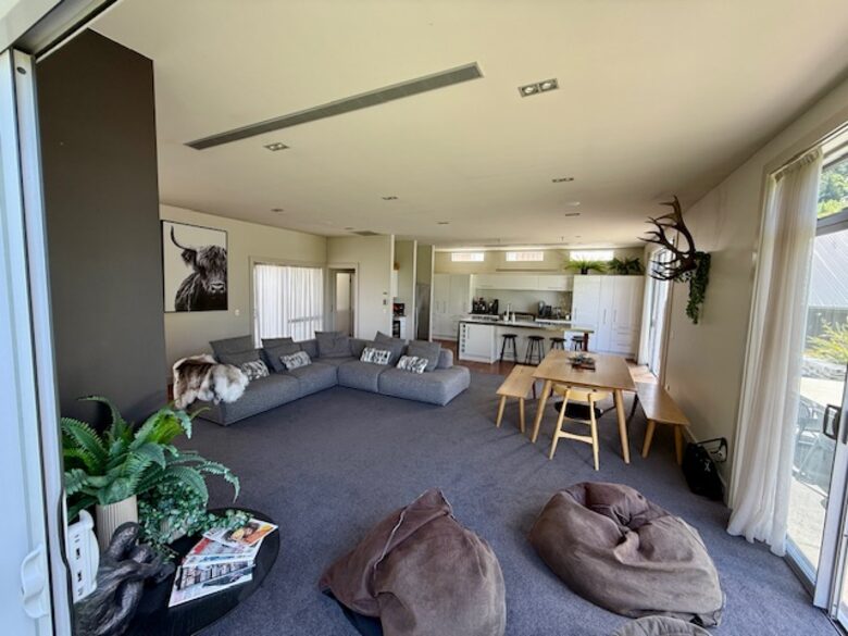 Calm Queenstown Home with Mountain Views - Queenstown, New Zealand