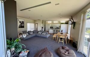 Calm Queenstown Home with Mountain Views - Queenstown, New Zealand