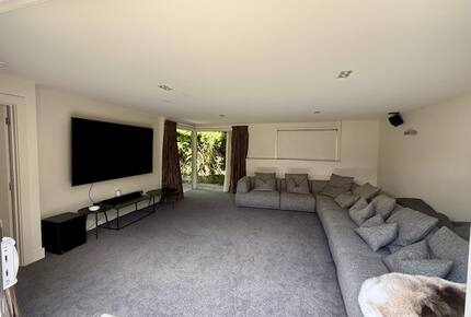 Calm Queenstown Home with Mountain Views - Queenstown, New Zealand