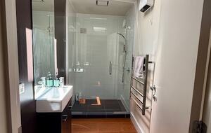 Calm Queenstown Home with Mountain Views - Queenstown, New Zealand