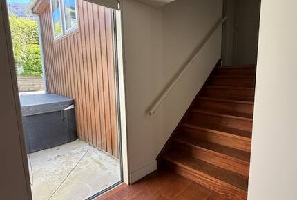 Calm Queenstown Home with Mountain Views - Queenstown, New Zealand