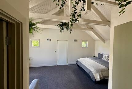 Calm Queenstown Home with Mountain Views - Queenstown, New Zealand