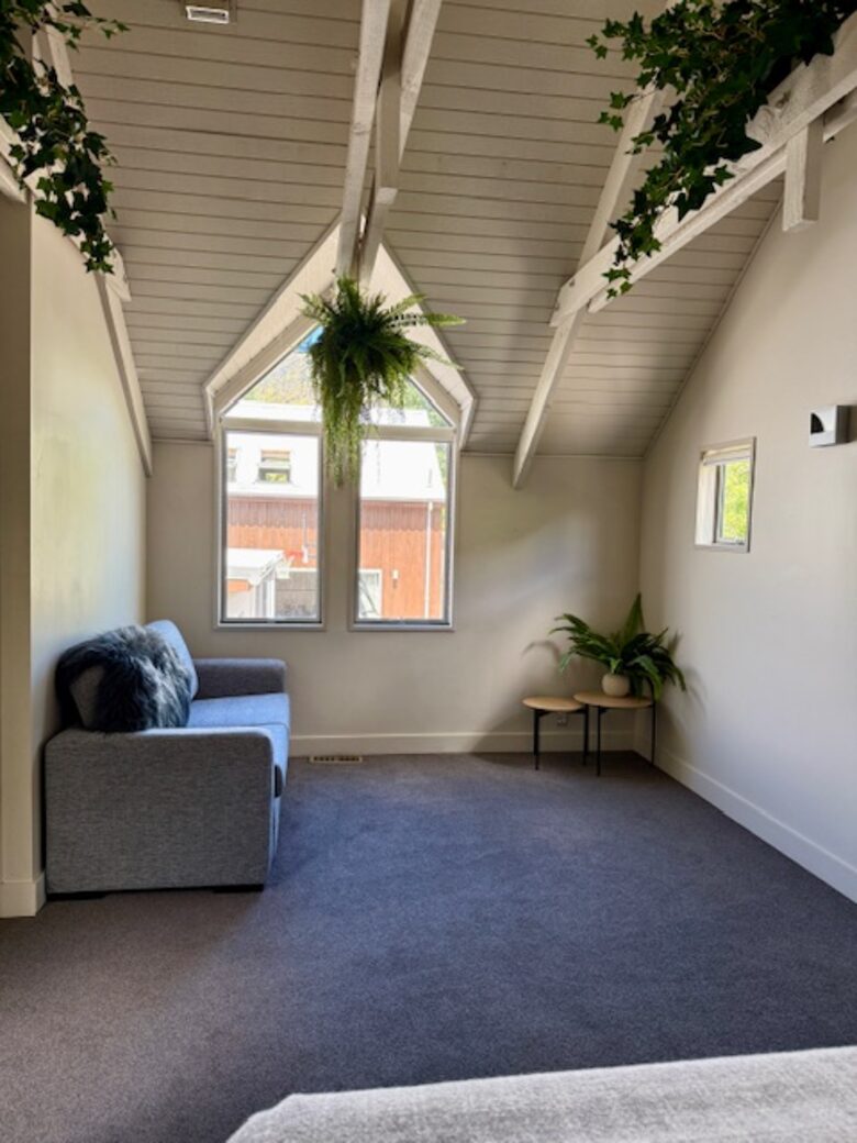 Calm Queenstown Home with Mountain Views - Queenstown, New Zealand