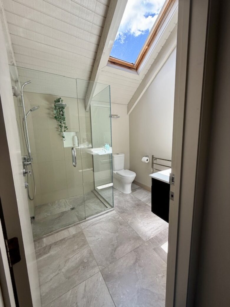 Calm Queenstown Home with Mountain Views - Queenstown, New Zealand